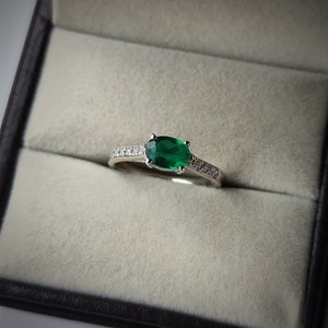 Emerald ring/ oval cut emerald ring/ 925 sterling silver ring/ may birthstone ring/ promise ring/ proposal ring/ birthday gift for her