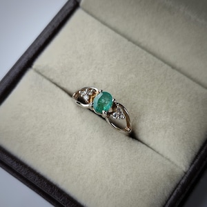 Emerald ring/ oval cut emerald ring/ 925 sterling silver ring/ may birthstone ring/ promise ring/ proposal ring/ birthday gift for her