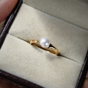 Pearl ring, 925 sterling silver ring, pearl jewelry, minimalist ring, white pearl danity ring, birthday gift for her