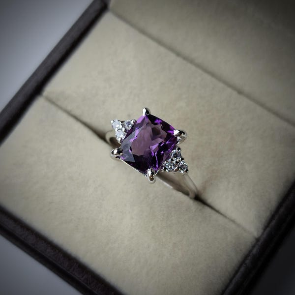 Bague en améthyste avec pierres précieuses/ bague en argent sterling 925/ améthyste taille coussin/ bijoux en améthyste/ bague de promesse/ bague de proposition/ cadeau d'anniversaire pour elle