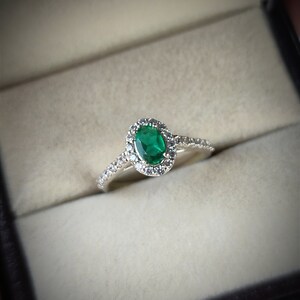 Emerald ring/ oval cut emerald ring/ 925 sterling silver ring/ may birthstone ring/ promise ring/ proposal ring/ birthday gift for her