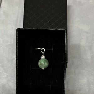 Sterling Silber Jade Anhänger mit gewellter Silberperle