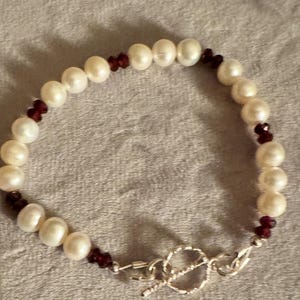 Sterling Silver Freshwater Cultured Pearl and Garnet Bracelet