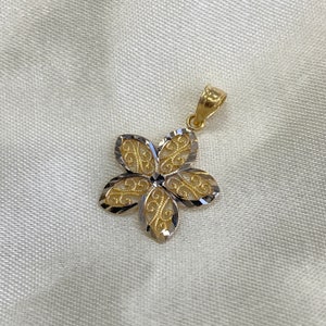 14K zwei Ton Gold Fancy Stern Blume Charm Anhänger, ausgefallene Anhänger, Blume Halskette, Gold Charm, Geschenk für sie