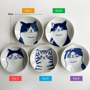 In Japan hergestellte Katzen Kleine Teller Minoyaki Mamezara Bohnen Teller Niedliches Neko Design Saucen und Beilagenteller Blau und Weiß Bild 4