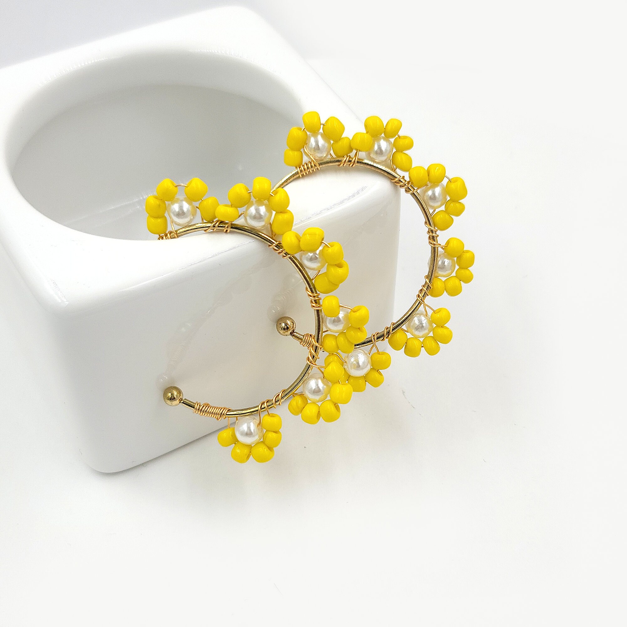 Daisy Hoop Earrings Beaded Flower Hoop Earrings Beaded Daisy Etsy