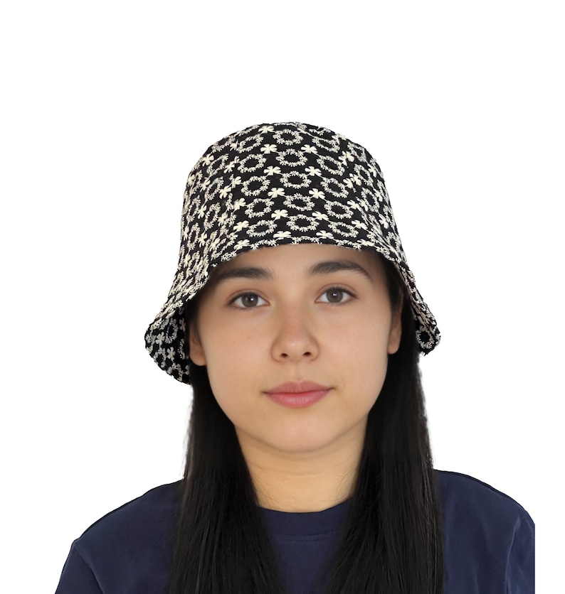 Embroidery Floral bucket hat