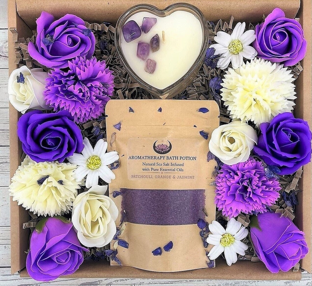 THE BLOOMING PURPLE Luxury Spa Gift Box, Amethyst Candle, Aromatherapy