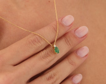 Solid Gold Emerald Necklace, Emerald Pendant, Solid Gold Necklace, Birthstone Necklace, Gemstone Jewelry, May Birthstone, Trend Jewelry