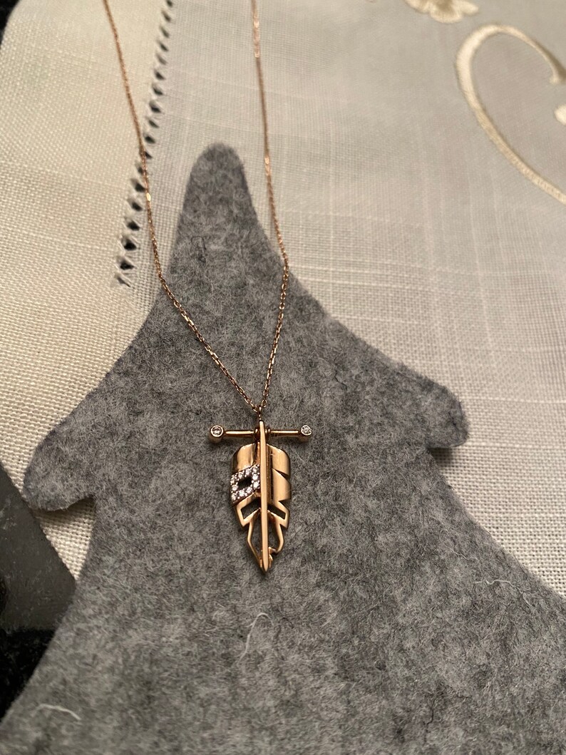 Feather Necklace, 14k Solid Gold Layered Feather Pendant, Freedom Symbol Charm, Native Lovers Present, Bohemian Look, Tiny Leaf Pendant