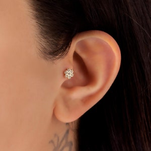 14K Solid Gold Flower Cartilage Earring, Screw Back Dainty Ear Piercing, Mothers Day, Gold Delicate Piercing, Helix Piercing, Conch Piercing