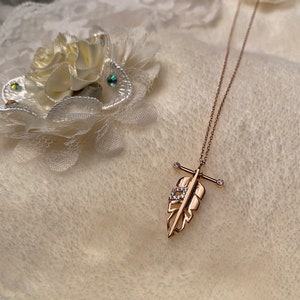 Feather Necklace, 14k Solid Gold Layered Feather Pendant, Freedom Symbol Charm, Native Lovers Present, Bohemian Look, Tiny Leaf Pendant