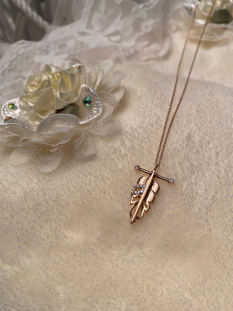 Feather Necklace, 14k Solid Gold Layered Feather Pendant, Freedom Symbol Charm, Native Lovers Present, Bohemian Look, Tiny Leaf Pendant