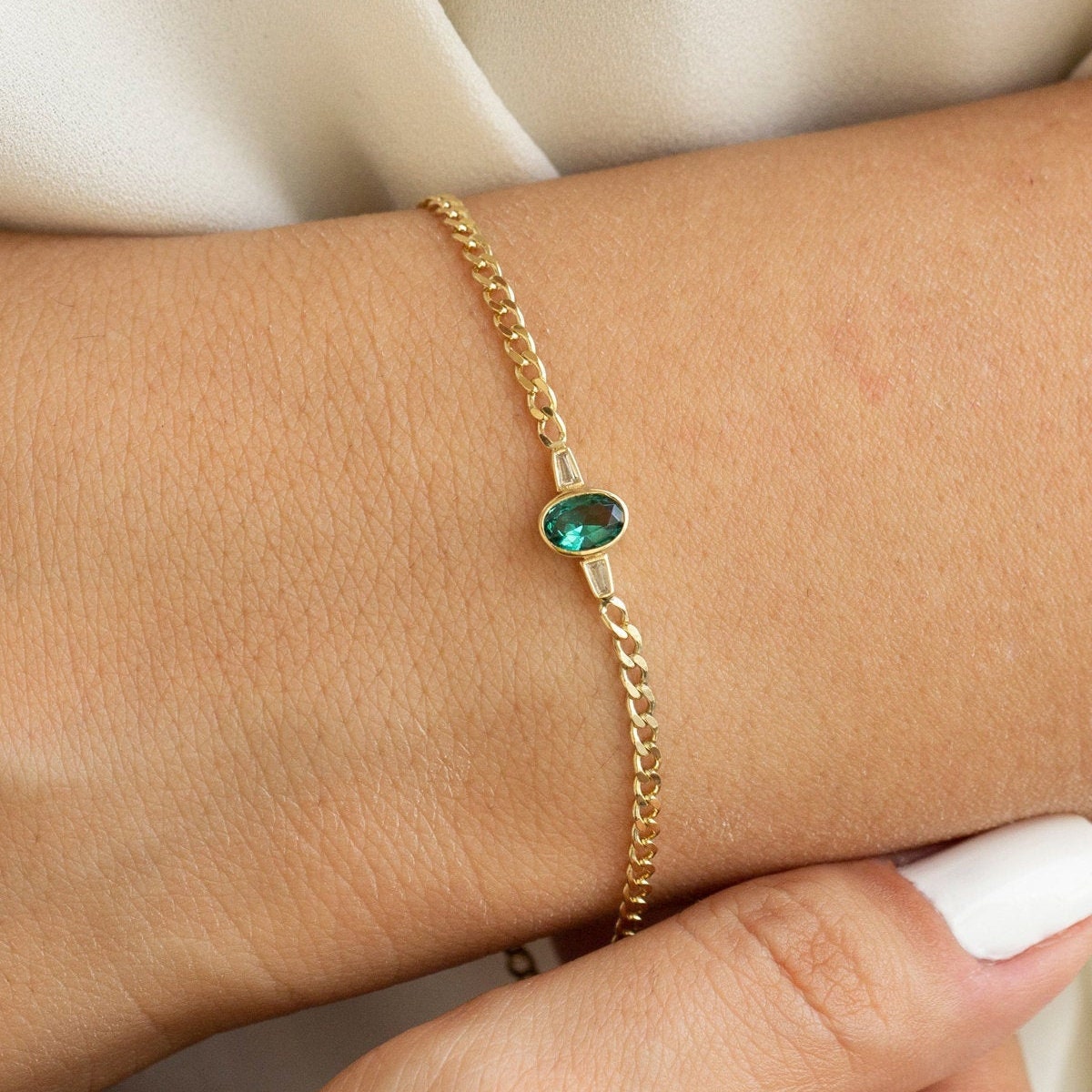 14k Yellow Gold Emerald Green Stone Design Bracelet Dainty Oval