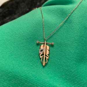 Feather Necklace, 14k Solid Gold Layered Feather Pendant, Freedom Symbol Charm, Native Lovers Present, Bohemian Look, Tiny Leaf Pendant