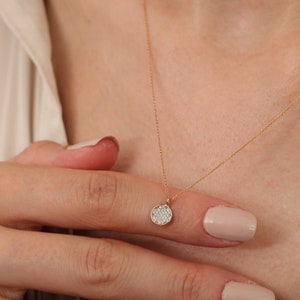 Pave Disc Halskette, Pave Disc Schmuck, Pave Circle Halskette, Gold Disc Halskette, Pave Diamond Charm, Halskette für jeden Tag, Layering Halskette