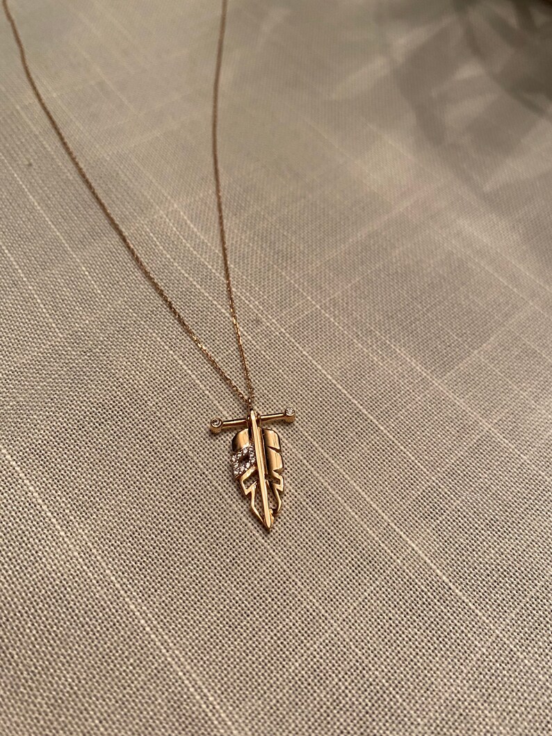Feather Necklace, 14k Solid Gold Layered Feather Pendant, Freedom Symbol Charm, Native Lovers Present, Bohemian Look, Tiny Leaf Pendant