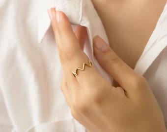 14k Solid Gold Zigzag Ring, 14k Dainty Gold Chevron Ring, Minimalist Gold Ring, Dainty Ring, Stacking Gold Ring, Tiny Gold Ring