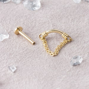 Orecchino a perno con catena in oro massiccio 14K, delicato piercing a vite con barra curva, piercing a conchiglia, piercing all'elica, regalo per la festa della mamma
