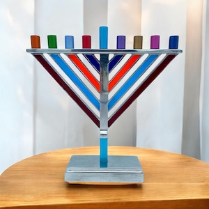 Menorah colorée de Hanoucca | Base en aluminium avec branches émaillées et anodisées | Cadeau Judaica unique