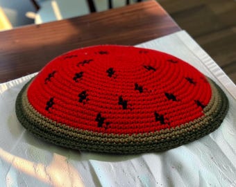 Kippah per bambini lavorata a maglia con motivo anguria