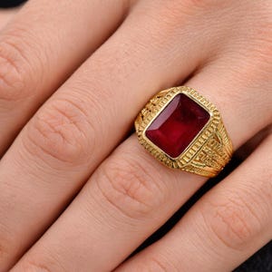 Anillo de sello de piedra roja, anillo vintage de oro para hombre, anillo rectangular con rubí, anillo llamativo para hombre, anillo de estilo antiguo, anillo gótico, regalo para él.