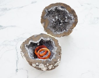 Agate Geode Ring Box for Wedding Ceremony, Engagement Proposal Crystal Jewelry Box, Perfect for Ring Display Holder, Natural Geode gifts