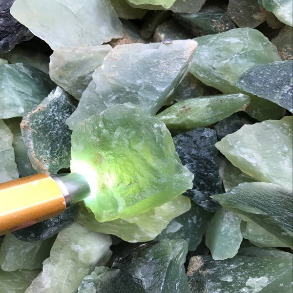Natural Raw Xiuyan Jade Chunk - Raw Green Jade Stone - Raw Making Jewelry - Healing Crystal - Crystal Shop