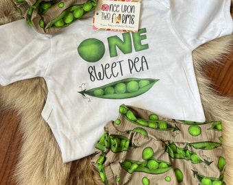 one sweet pea outfit, first birthday party outfit, first birthday party gift, cute baby outfit, baby shower gift, going home outfit