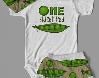 one sweet pea outfit, first birthday party outfit, first birthday party gift, cute baby outfit, baby shower gift, going home outfit