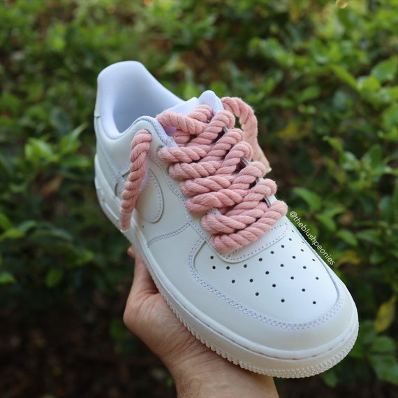 Custom Nike Air Force One Low con lacci in corda rosa chiaro Sneakers  personalizzate per uomo e donna -  Italia