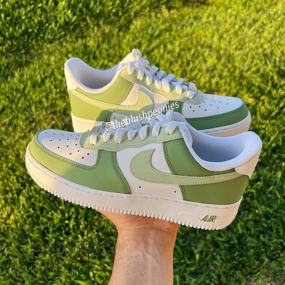 dilemma Aktiver skadedyr Custom Painted Nike Air Force 1 Low green Custom Sneakers - Etsy