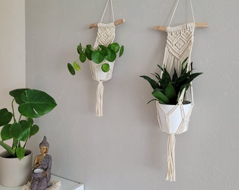 Macetero colgante de macramé estilo bohemio/hippie, idea de regalo, planta de interior para colgar en la pared.