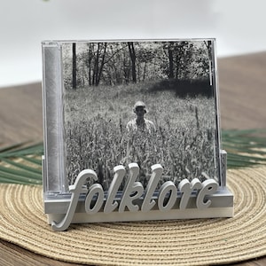 Whispers of Melody Folklore - Benutzerdefinierte 3D gedruckte CD-Wand-Präsentation | Geschenkfertige Musikkunst für Albumliebhaber