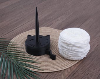 Purr-fect Custom Cat Yarn Holder 3D Printed, Black Multi-Color Personalized Gift for Cat Lovers Knitters Quiet Spinning Yarn Dispenser Decor