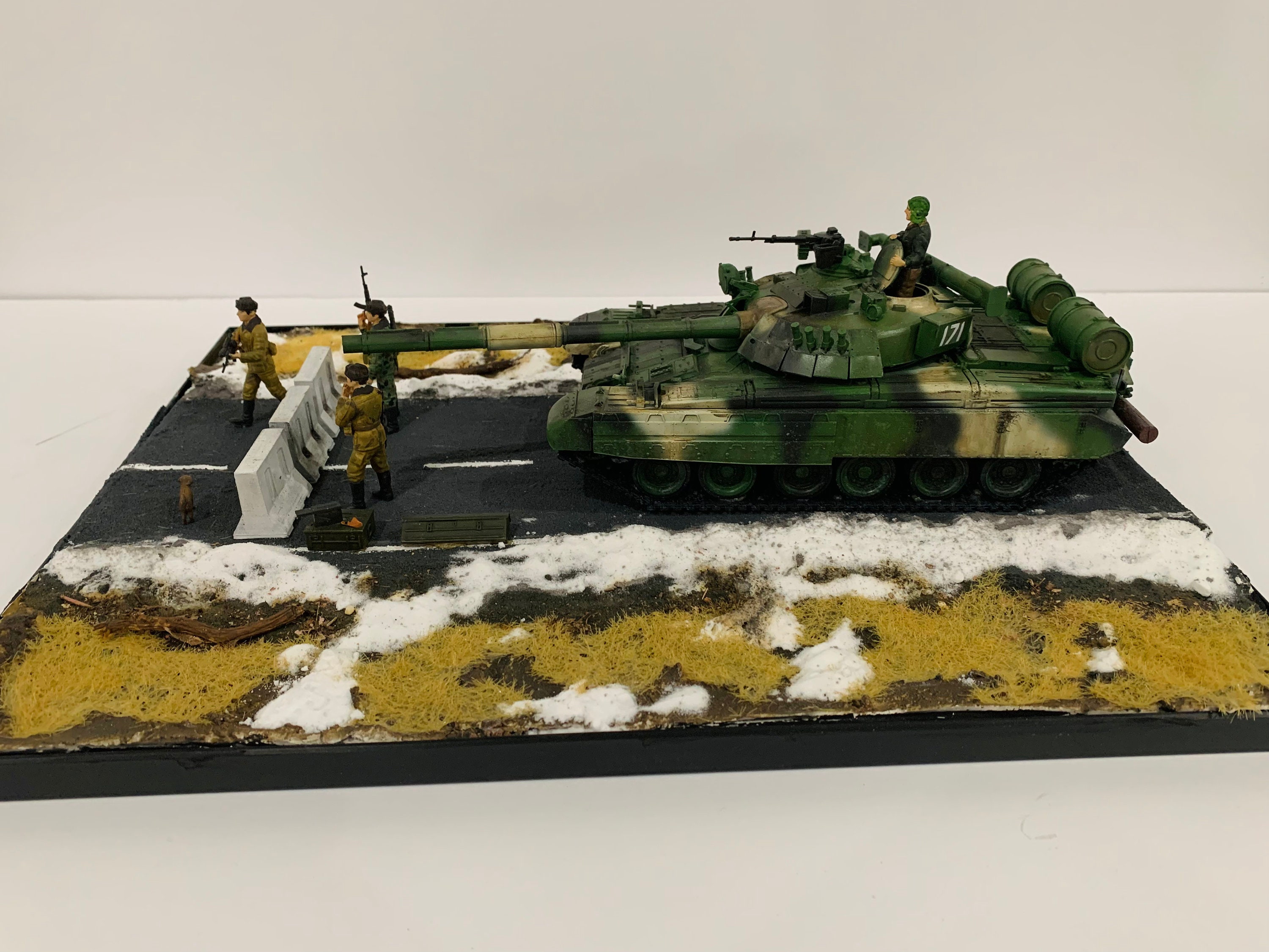 1/35 ソビエトT-10M重戦車メンテナンス中 ジオラマ完成品 プラモデル