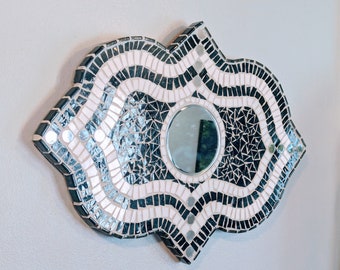Espejo mosaico blanco y negro