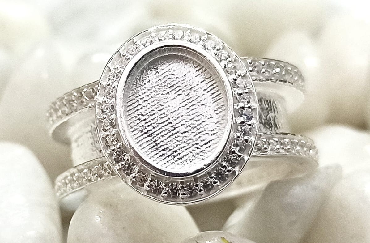 Anello In Oro Con Granato E Zirconi - ORO&CO - Luxury Zone - Foto 8