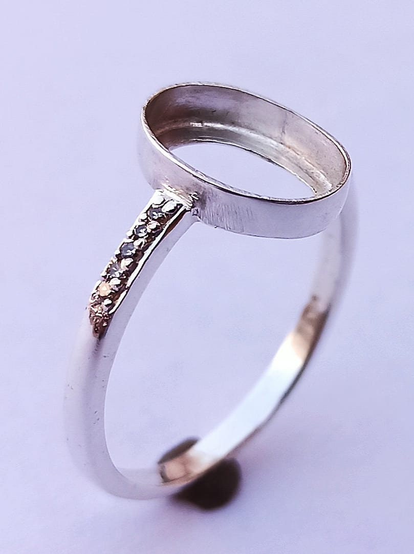 Edelstahlring mit eingelasener Kette Größe 18-23 Edelstahlring mit eingelasener Kette Größe 18-23