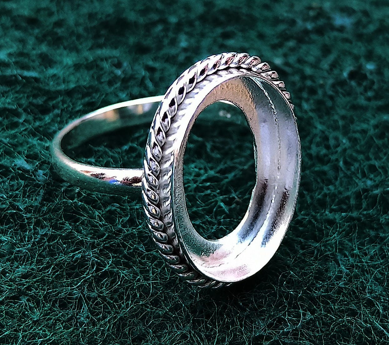 4x6 to 21x14mm Oval 2mm Deep Twisted Wire Bezel Ring,good