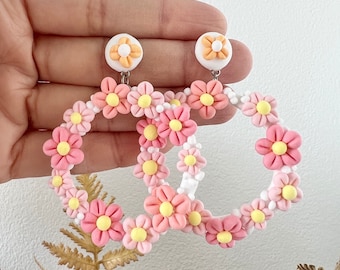Roze bloemenkrans//bloemcollectie//airdry klei oorbellen//handgemaakt