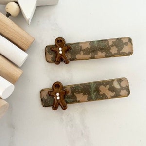 Gingerbread man hair barrette // Christmas Collection //Polymer Clay Hairclips // Handmade