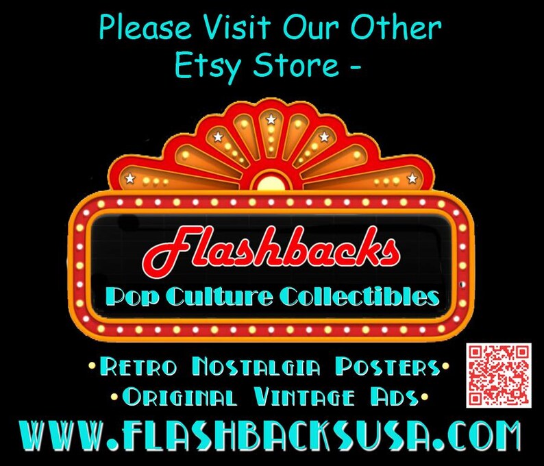 Op de afbeelding: Een zwart grafisch bord met een rood en geel theater-marquee met lichtjes. De tekst luidt: Please Visit Our Other Etsy Store, Flashbacks Pop Culture Collectibles, Retro Nostalgia Posters, Original Vintage Ads en WWW.FLASHBACKSUSA.COM.