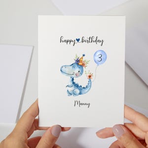 Carte d'anniversaire bleue Dino | Carte d'anniversaire dinosaure bébé garçon | Carte Dino enfant | Carte de voeux d'anniversaire pour petite-fille et petit-fils (C183)