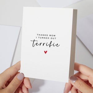Merci maman carte | Je me suis avéré formidable, maman | Cadeau d'anniversaire sentimental pour maman | Je t'aime maman | Cadeau d'anniversaire de mère (C100)