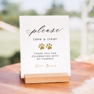 Dog Treat Table Sign | Pet Friendly Wedding Decor with Wooden Stand For 5x7'' (SN66)