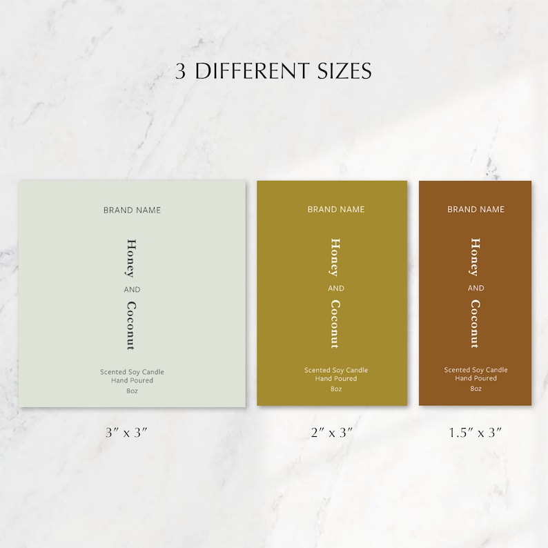 Op de afbeelding: Drie verschillende maten geurkaarsen van sojawas met het label "Honey and Coconut". De kaarsen zijn handgegoten en verkrijgbaar in de maten 3" x 3", 2" x 3" en 1,5" x 3".