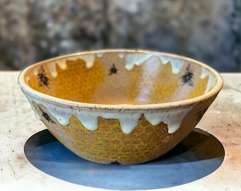 Drippy Bee Serving Bowl ~ 10 cups. Ready to ship!