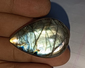 Cabochon Ovale En Labradorite Violette Naturelle – 50,20 Cts, Qualité Excellente, Brut