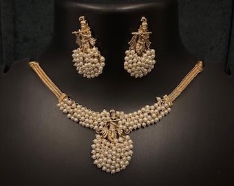 Złoty naszyjnik choker, biżuteria świątynna, zestaw biżuterii indyjskiej, indyjski naszyjnik choker, naszyjnik z białych pereł, naszyjnik gutapusalu, biżuteria południowoindyjska